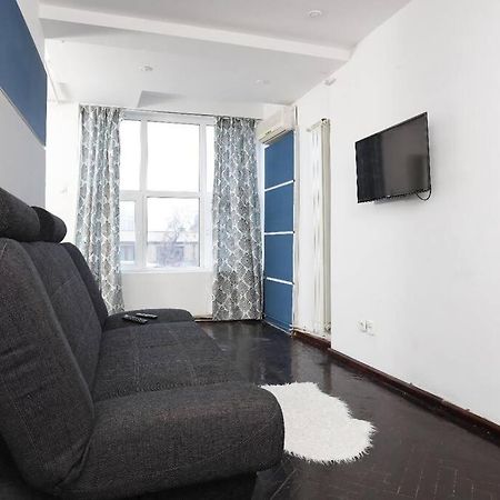 1 Bdrm Apartment In City Center Бухарест Екстер'єр фото